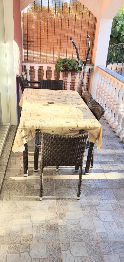 Apartmani Radmila Nova Vas  ภายนอก รูปภาพ