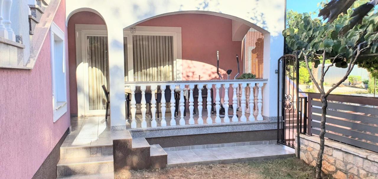 Apartmani Radmila Nova Vas  ภายนอก รูปภาพ