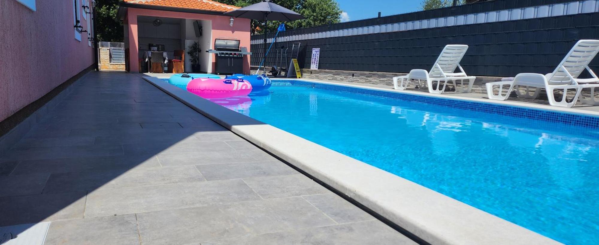 Apartmani Radmila Nova Vas  ภายนอก รูปภาพ