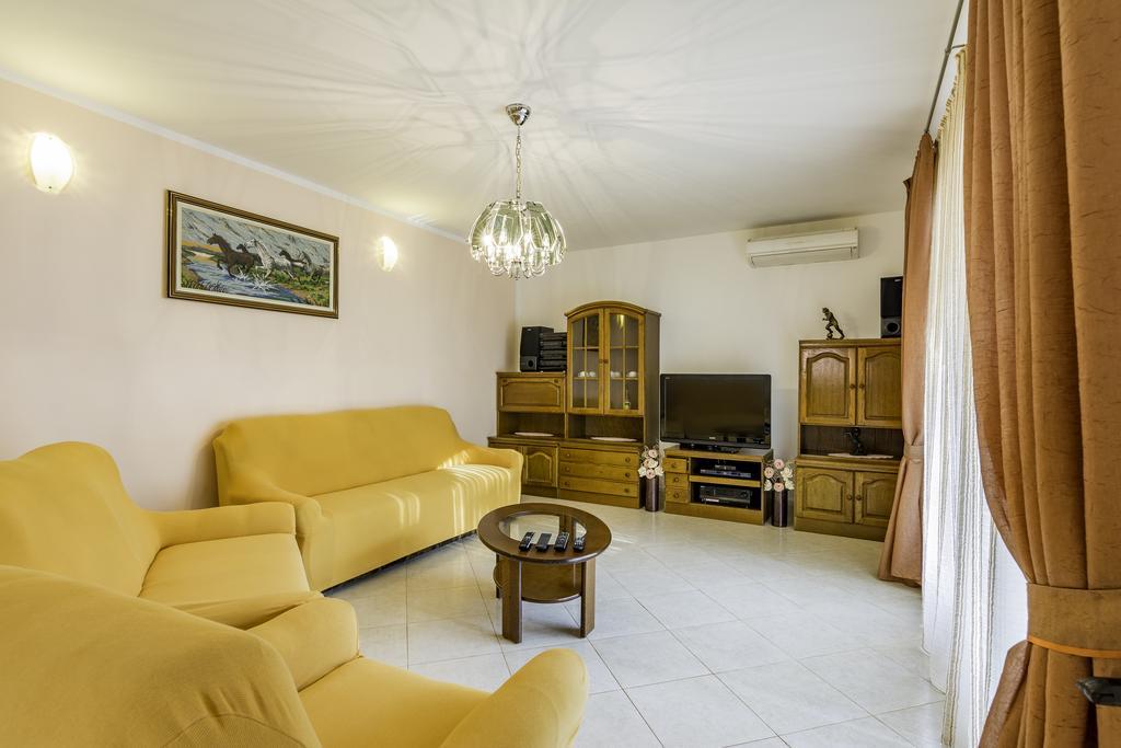 Apartmani Radmila Nova Vas  ภายนอก รูปภาพ