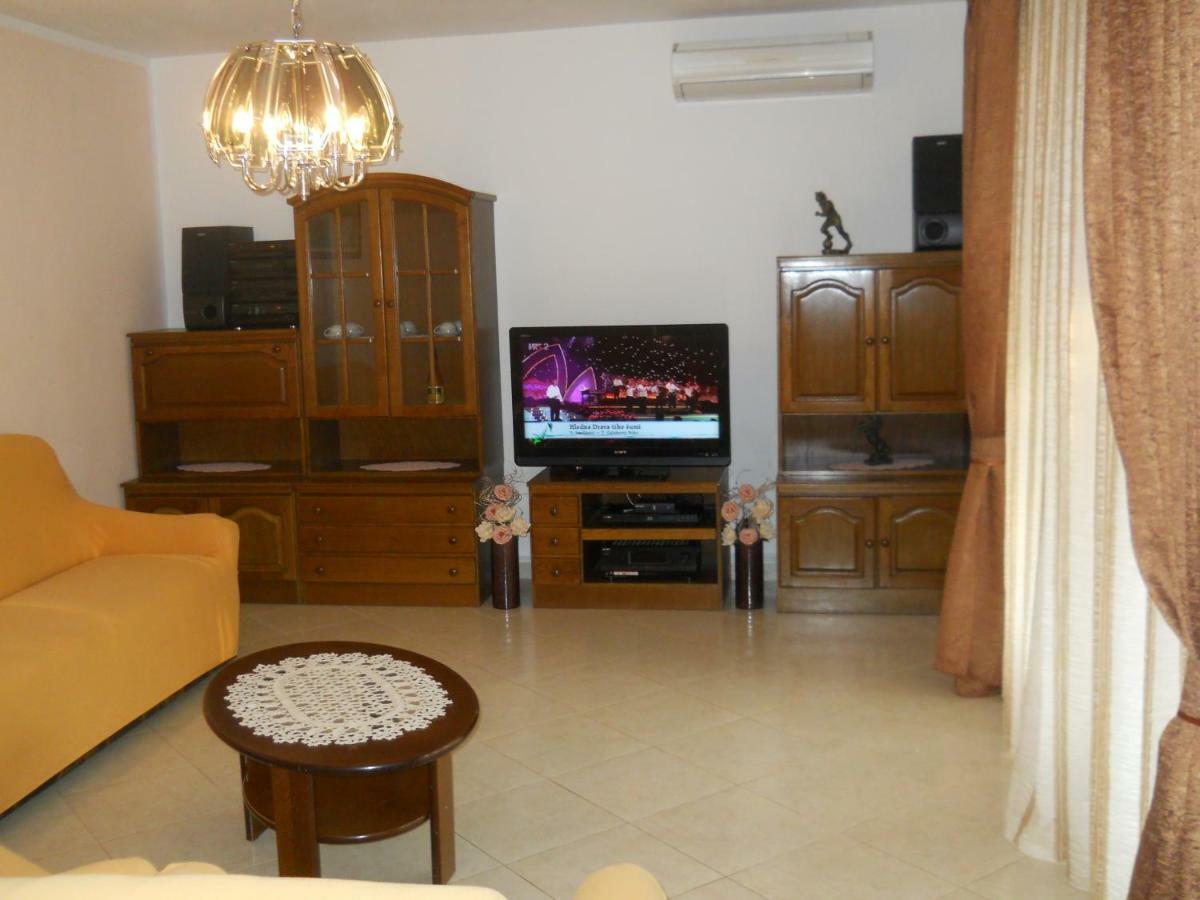 Apartmani Radmila Nova Vas  ภายนอก รูปภาพ